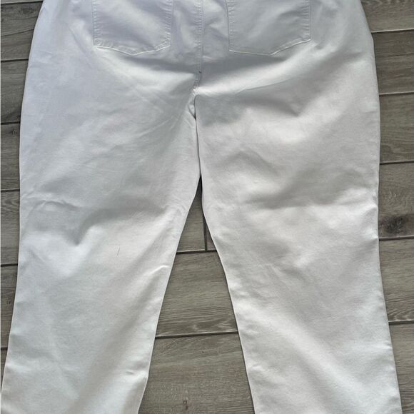 NYDJ Cropped Cuffed Jeans Lift Tuck Tech.     Size: 28W Color: Optic White - Picture 6 of 13